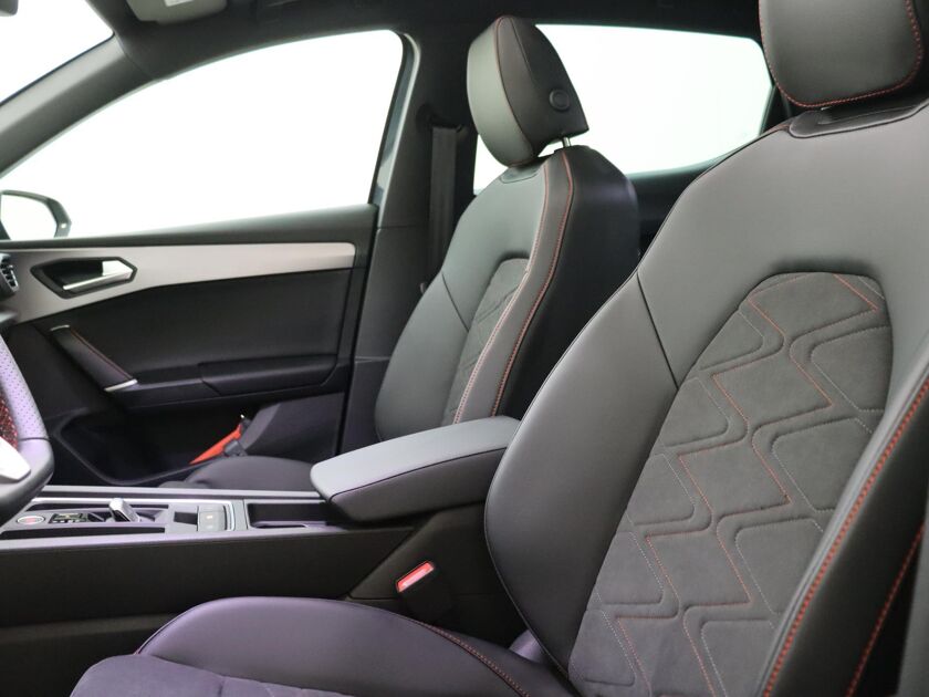 SEAT Leon 1.0 eTSI FR Business Intense DSG | Panodak | 18 inch LMV | Alcantara
