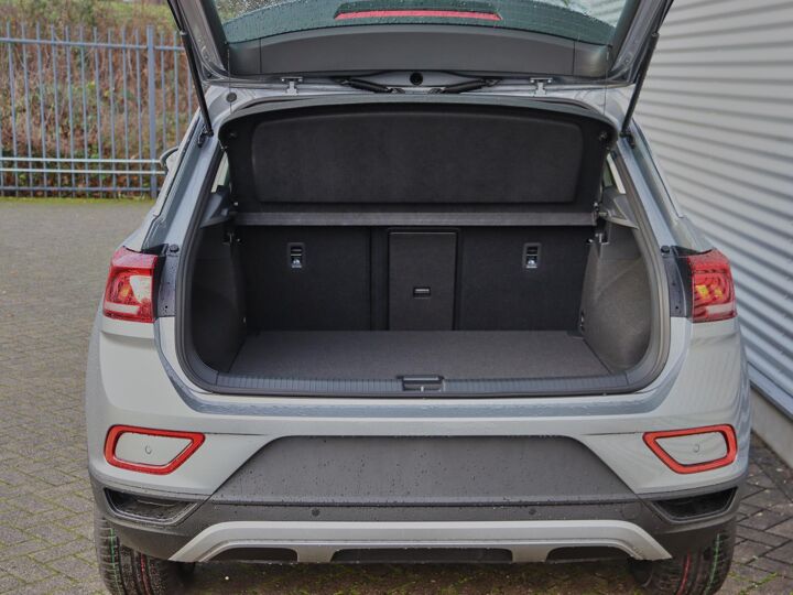 Volkswagen T-Roc Life 1.0 81 kW / 110 pk TSI SUV 6 versn. Hand