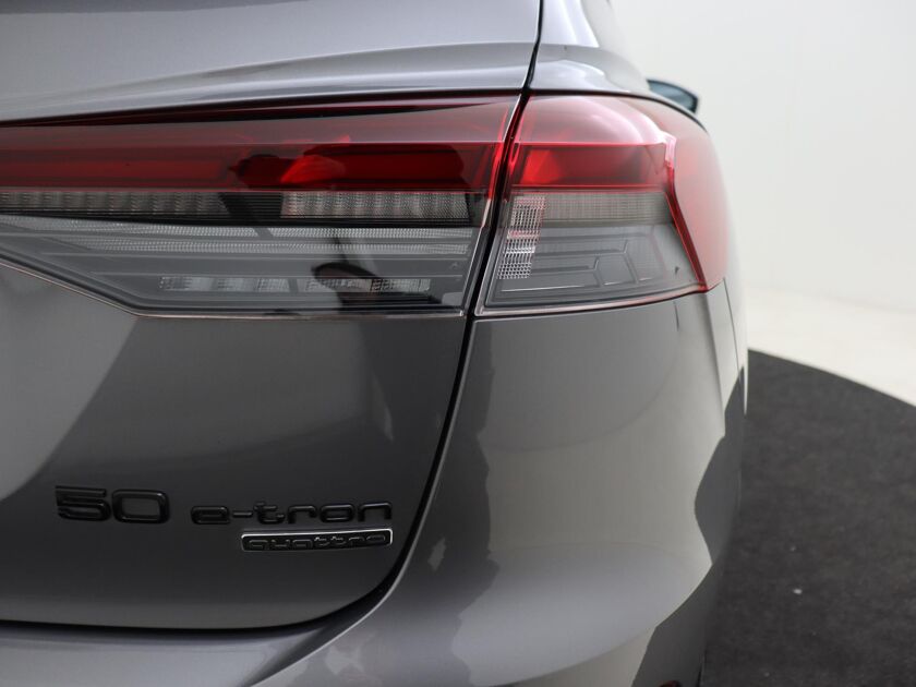 Audi Q4 Sportback e-tron 50 quattro Edition ONE | 300 PK | Automaat | Getint Glas | Cruise Control | Navigatie |
