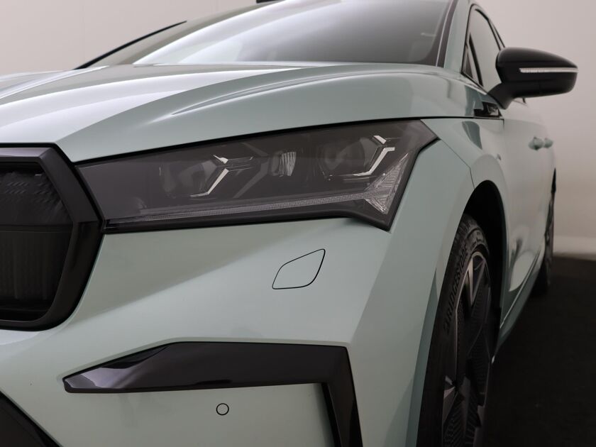 Škoda Enyaq iV 80 Sportline 12% bijtelling | Warmtepomp | Panoramadak | LM 21" | Navigatie