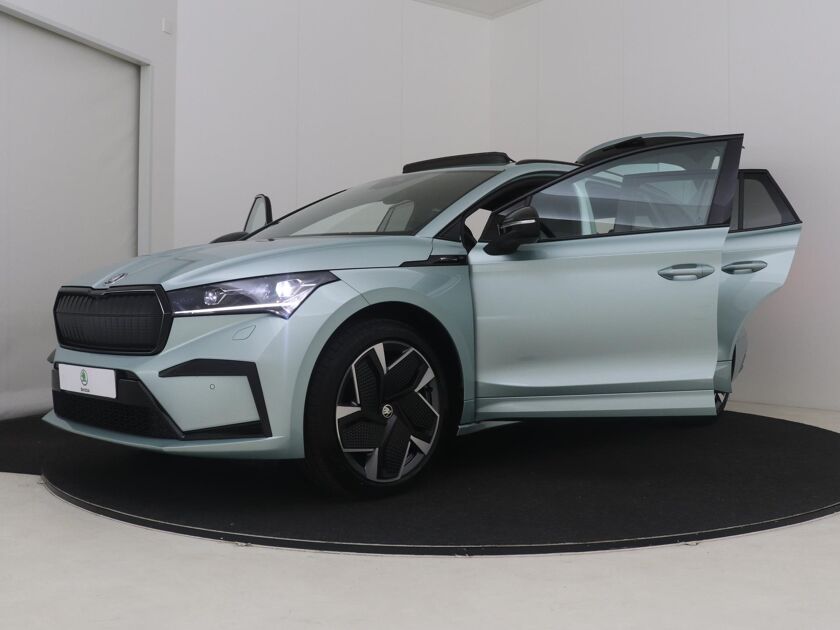 Škoda Enyaq iV 80 Sportline 12% bijtelling | Warmtepomp | Panoramadak | LM 21" | Navigatie