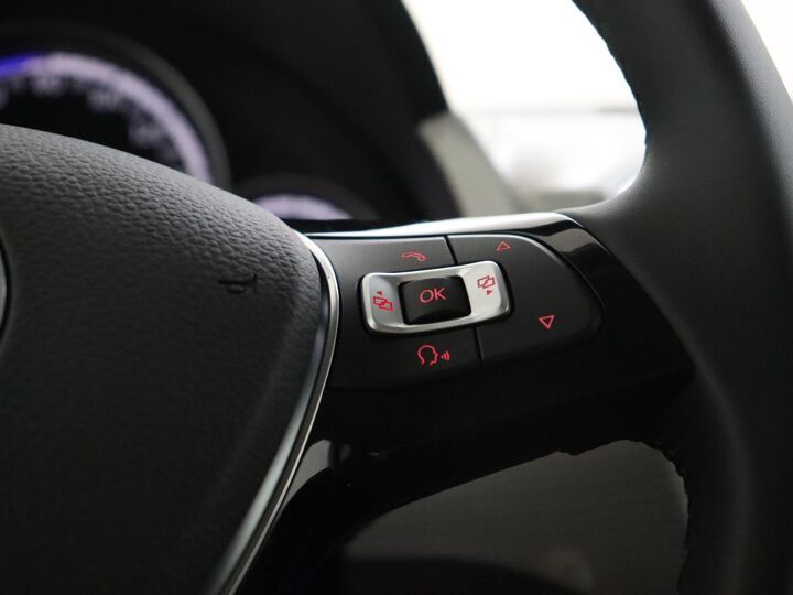 Volkswagen e-Up! e-up! | 16% bijtelling | 83 PK | Automaat | Stoelverwarming | Stuurbediening | Bluetooth |