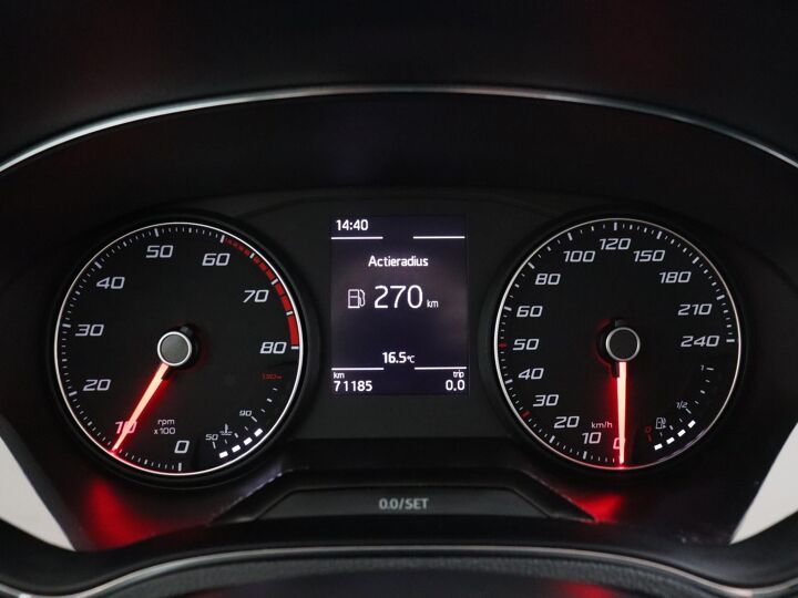 SEAT Arona 1.0 TSI Style | 95 PK | DAB | Beats Audio | Velgen LM 16” | Multifunctioneel Stuurwiel | Airco |