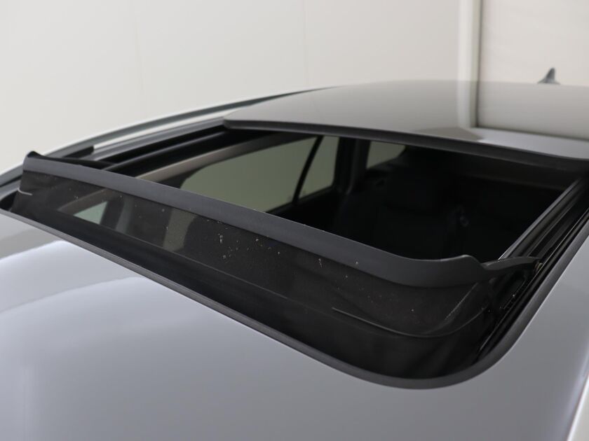 Volkswagen Golf Variant 1.0 eTSI Life | 110 PK | Automaat | Panoramadak | Stuurbediening | Cruise Control | Trekhaak |