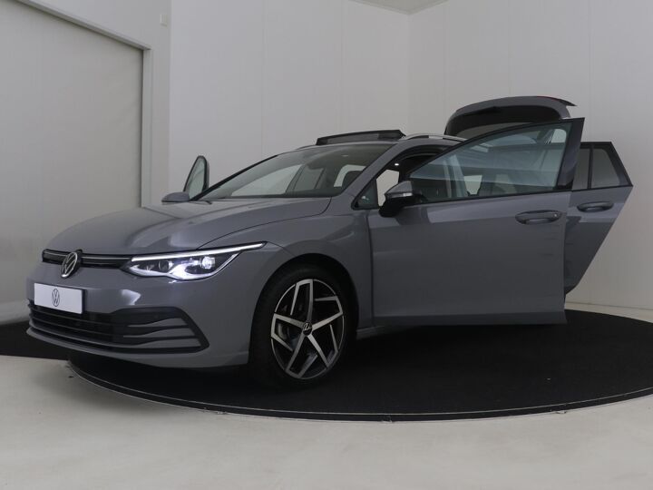 Volkswagen Golf Variant 1.0 eTSI Life | 110 PK | Automaat | Panoramadak | Stuurbediening | Cruise Control | Trekhaak |