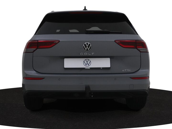 Volkswagen Golf Variant 1.0 eTSI Life | 110 PK | Automaat | Panoramadak | Stuurbediening | Cruise Control | Trekhaak |