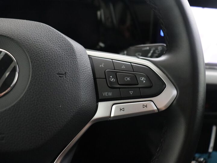 Volkswagen Golf Variant 1.0 eTSI Life | 110 PK | Automaat | Panoramadak | Stuurbediening | Cruise Control | Trekhaak |