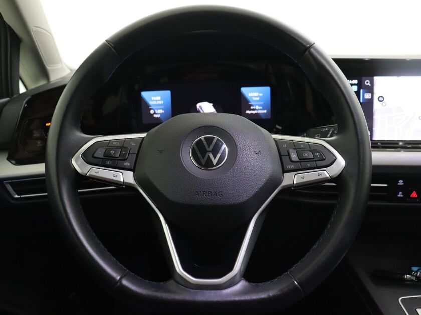 Volkswagen Golf Variant 1.0 eTSI Life | 110 PK | Automaat | Panoramadak | Stuurbediening | Cruise Control | Trekhaak |
