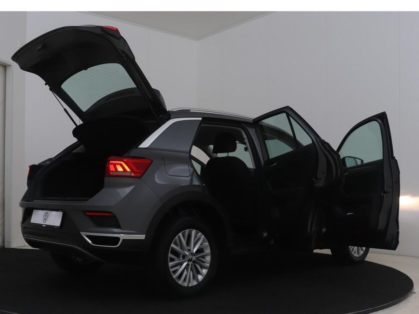 Volkswagen T-Roc 1.0 TSI Style | 110 PK | Stuurbediening | Cruise Control | DAB | Apple CarPlay |