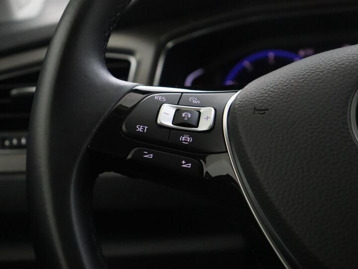 Volkswagen T-Roc 1.0 TSI Style | 110 PK | Stuurbediening | Cruise Control | DAB | Apple CarPlay |