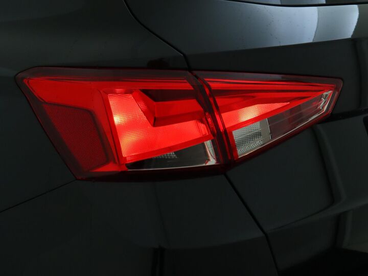 SEAT Arona Style Business Connect 1.0 70 kW / 95 pk EcoTSI SU V 5 versn. Hand