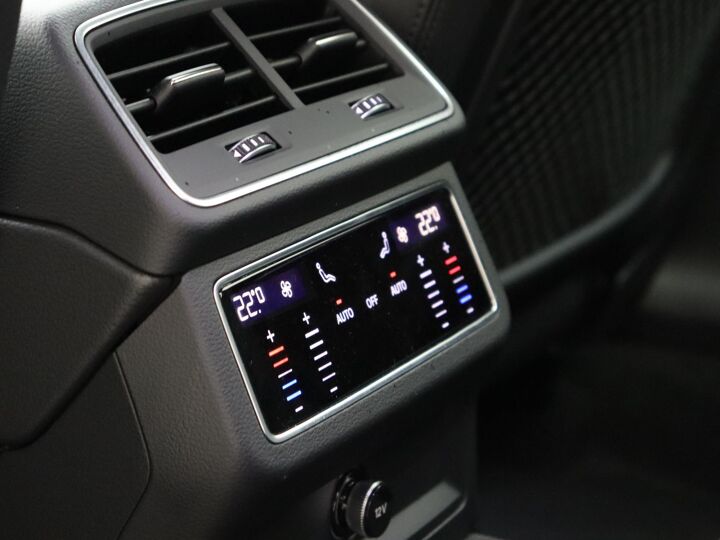 Audi A6 Avant 50 TFSI e quattro Advanced edition 299 PK | Lederen bekleding | S-Line Pakket | Elek. Verstelbare Stoelen | Achteruitrijcamera | Navigatiesysteem |