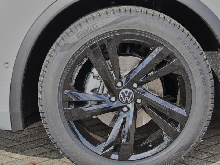 Volkswagen Tiguan R-Line Business 1.5 110 kW / 150 pk TSI SUV 7 vers n. DSG