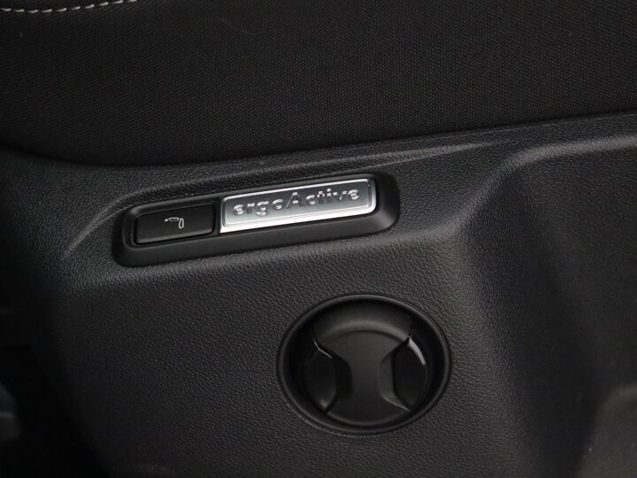 Volkswagen T-Roc 1.5 TSI R-Line | 150 PK | Automaat | Panoramadak | Stoelverwarming | Apple CarPlay |