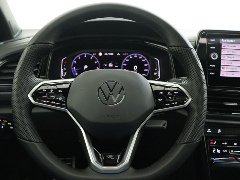 Volkswagen T-Roc 1.5 TSI R-Line | 150 PK | Automaat | Panoramadak | Stoelverwarming | Apple CarPlay |