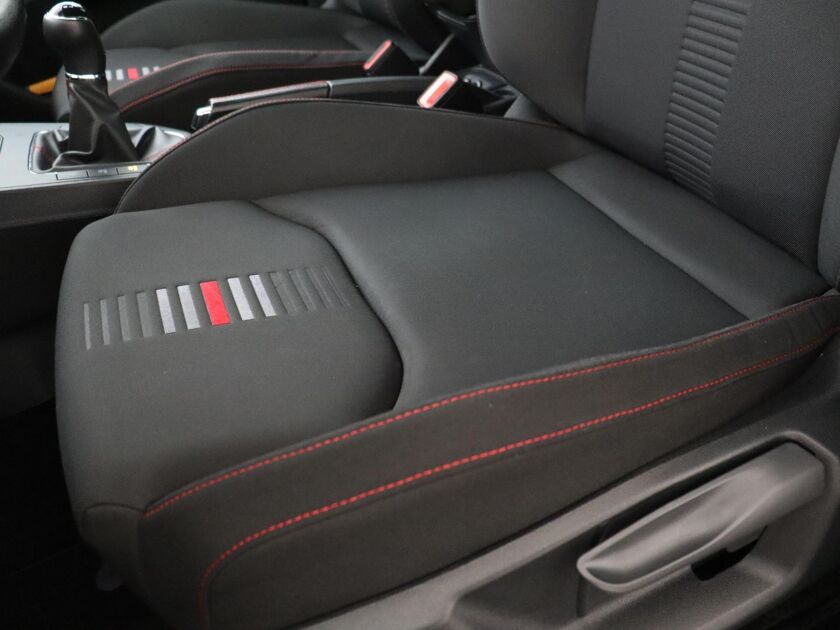 SEAT Ibiza 1.0 TSI FR Business Intense | 95 PK | Cruise Control | Apple CarPlay | Navigatie | Stuurbediening |