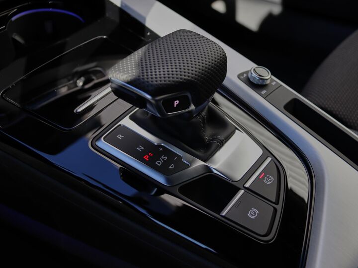 Audi A4 limousine S Edition 35 TFSI 110 kW / 150 pk Optiekpakket zwart | 19" Lichtmetalen velgen | Ambiente verlichting in kleur | Stoelverwarming | Assistentiepakket Tour | Assistentiepakket Parking