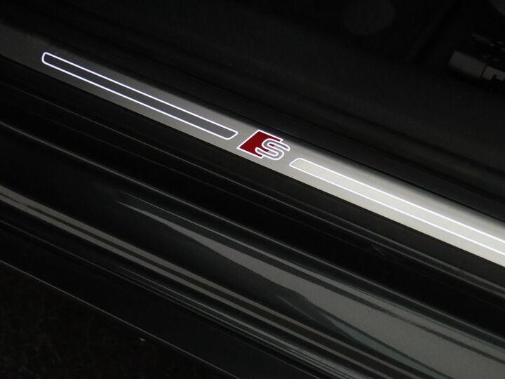 Audi A4 Limousine 2.0 TFSI ultra Sport S line Edition | 190 PK | Automaat | Navigatie | Stuurbediening | Airco |