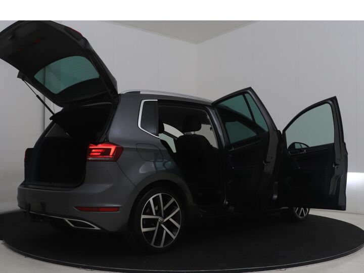 Volkswagen Golf Sportsvan 1.5 TSI ACT Highline Edition | 150 PK | Automaat | Stoelverwarming | Cruise Control | Apple CarPlay |