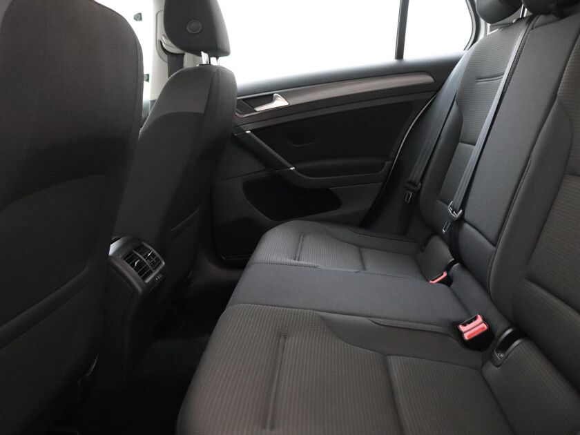Volkswagen Golf 1.5 TSI Comfortline | 130 PK | Stuurbediening | Cruise Control | Navigatie | DAB |