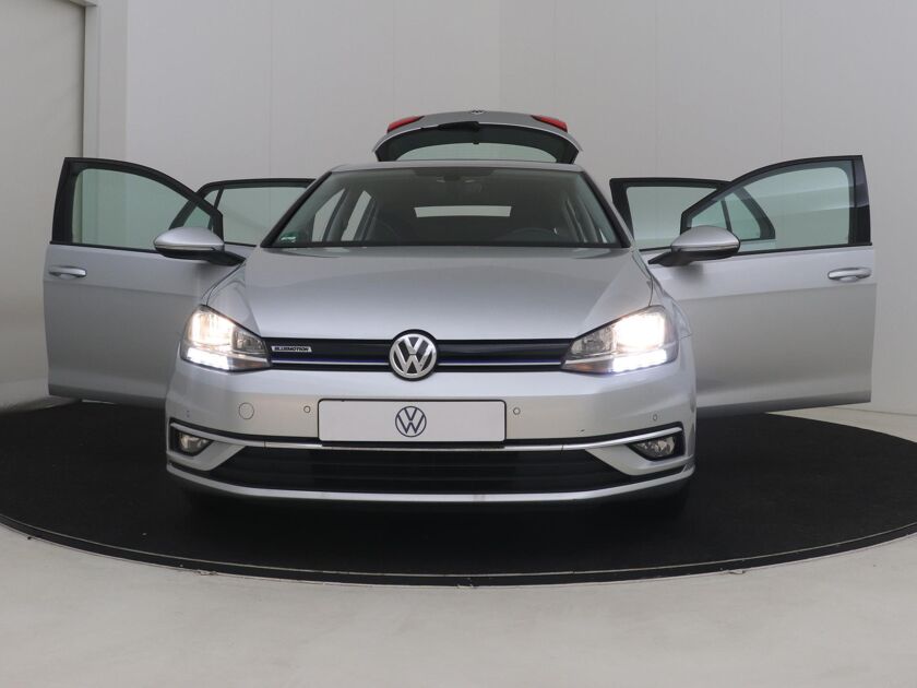 Volkswagen Golf 1.5 TSI Comfortline | 130 PK | Stuurbediening | Cruise Control | Navigatie | DAB |