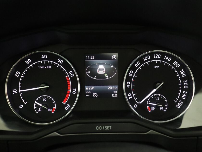 Škoda Superb Combi 1.5 TSI ACT Style Business | 150 PK | Stoelverwarming | Cruise Control | Panoramadak | Navigatie |