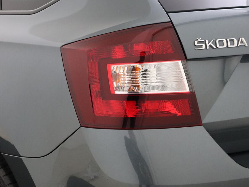 Škoda Rapid Spaceback 1.0 TSI Greentech Drive | 95 PK | Automaat | Panoramadak | Cruise Control | DAB |
