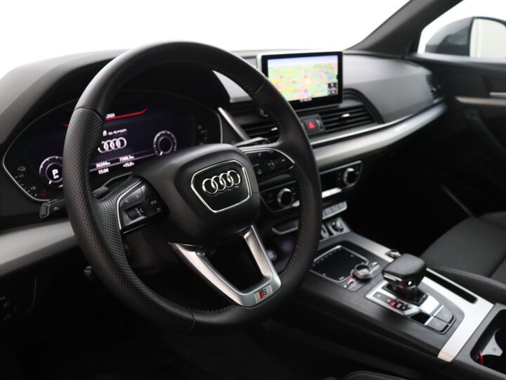 Audi Q5 55 TFSI e S edition | 367 PK | Automaat | Panoramadak | Navigatie | Parkeersensoren | Stoelverwarming | S-Line Interieur |
