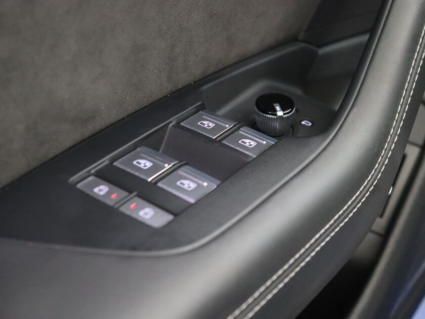 Audi RS 6 4.0 TFSI quattro | 600 PK | Audi Laser Licht | Panoramadak | Dynamic Plus pakket | Luchtvering | LM 22” | Stoelverwarming & Ventilatie | Keramische Remmen |