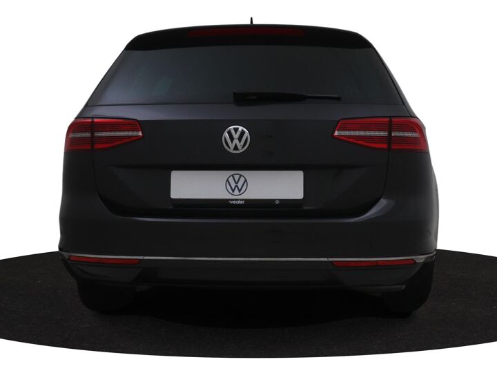 Volkswagen Passat Variant 1.5 TSI Highline | 150 PK | Automaat | Navigatie | DAB | Achteruitrijcamera | Stoelverwarming | Led Verlichting |