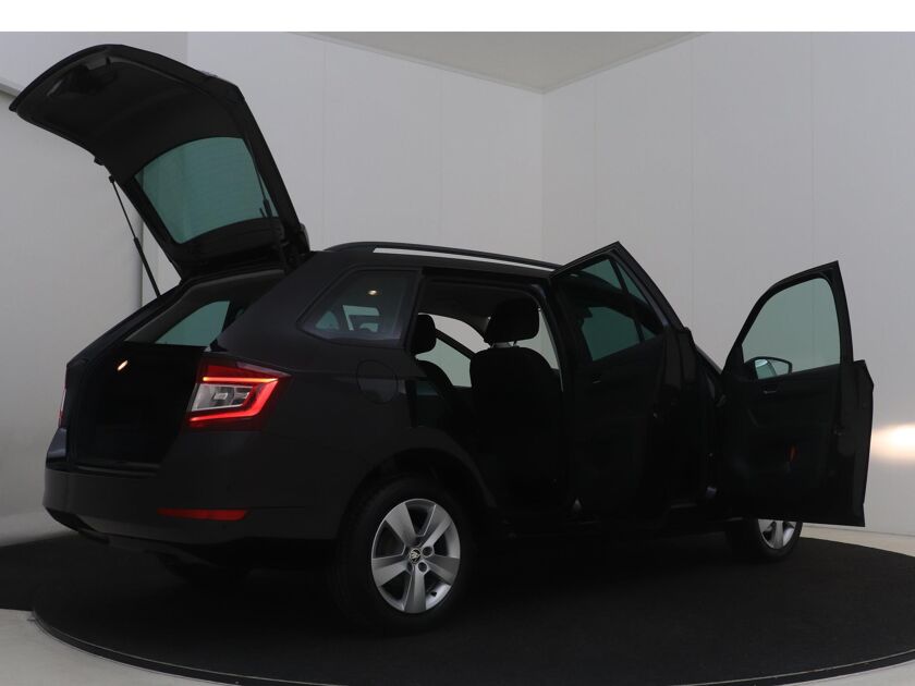 Škoda Fabia Combi 1.0 Clever | 75 PK | DAB | Navigatie | Parkeersensoren | Velgen LM 15” | Apple CarPlay / Android auto |
