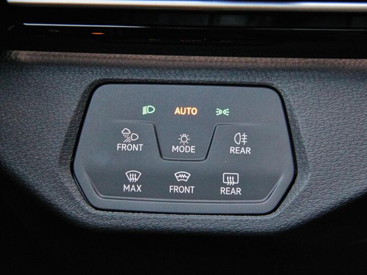 Volkswagen ID.5 Pro ELEKTROMOTOR 128 kW / 174 pk SUV Elektrische a andrijving