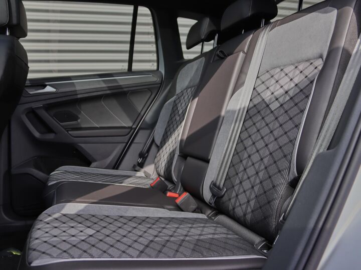 Volkswagen Tiguan R-Line Business 1.5 110 kW / 150 pk TSI SUV 7 vers n. DSG