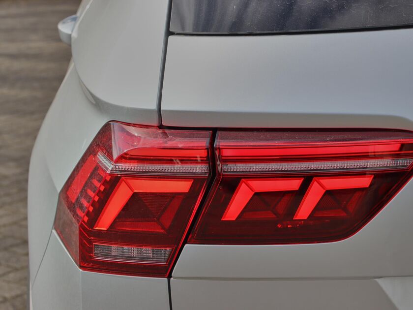 Volkswagen Tiguan R-Line Business 1.5 110 kW / 150 pk TSI SUV 7 vers n. DSG