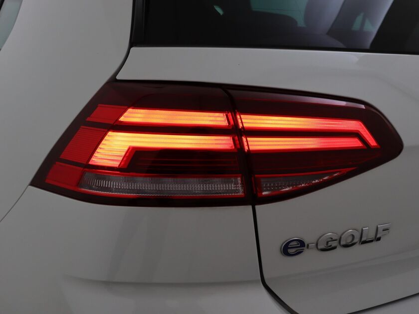 Volkswagen e-Golf E-DITION | Warmtepomp | Leer | Virtueel Cockpit | Stoelverwarming |
