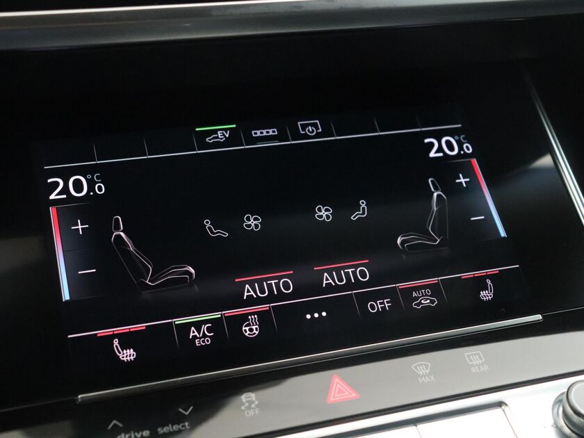 Audi A6 Avant 55 TFSI e quattro Competition | 370 PK | Automaat | Stoelverwarming | Achteruitrijcamera | DAB | Navigatie | Velgen LM 20” |