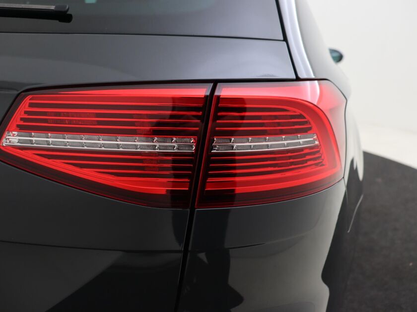 Volkswagen Passat Variant 1.5 TSI Highline | 150 PK | Automaat | Cruise Control | Stoelverwarming | Navigatie |