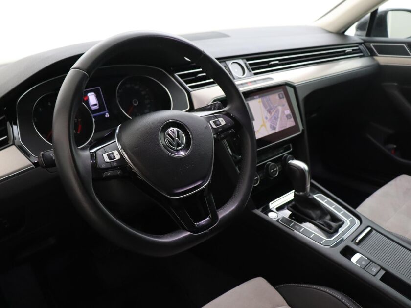Volkswagen Passat Variant 1.5 TSI Highline | 150 PK | Automaat | Cruise Control | Stoelverwarming | Navigatie |