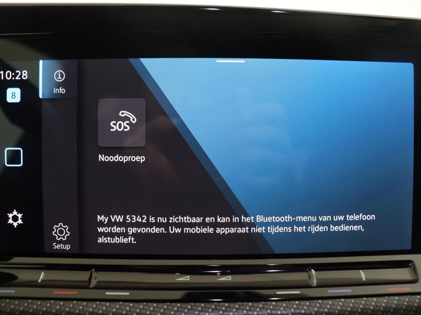 Volkswagen Golf 1.5 eTSI R-Line Business | 150 PK | Automaat | Cruise Control | Panoramadak | DAB |