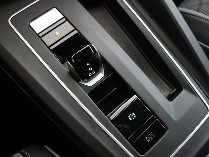 Volkswagen Golf 1.5 eTSI R-Line Business | 150 PK | Automaat | Cruise Control | Stoelverwarming | Stuurverwarming|