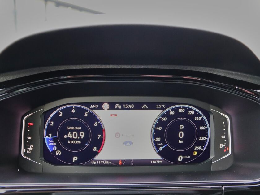 Volkswagen T-Roc 1.5 TSI R-Line | R-Line | Climate Control | Navigatie | Panorama Dak | Ergo Active Stoel |