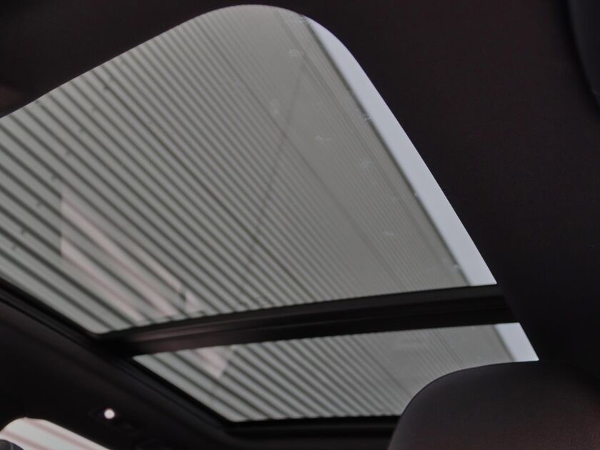 Volkswagen T-Roc 1.5 TSI R-Line | R-Line | Climate Control | Navigatie | Panorama Dak | Ergo Active Stoel |