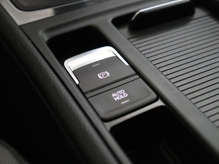 Volkswagen Golf 1.5 TSI 130 PK Comfortline Verwarmde sportstoelen, ACC, Apple carplay, PDC voor en achter,