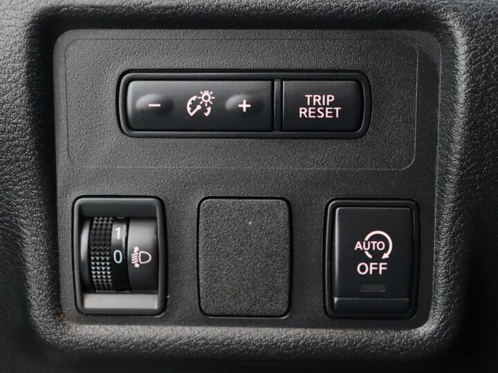 Nissan Micra 0.9 IG-T 90 PK N-Connecta Navigatie, PDC-achter, Camera, 17"LM-velgen, afneembare trekhaak.