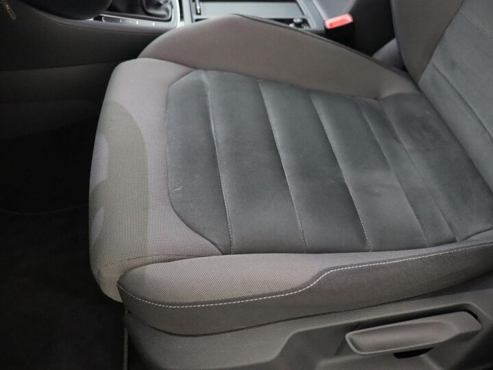 Volkswagen Golf Variant 1.5 TSI Highline | 130 PK | Cruise Control | Navigatie | Panoramadak | DAB |