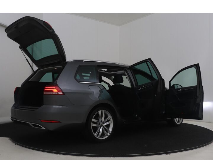 Volkswagen Golf Variant 1.5 TSI Highline | 130 PK | Cruise Control | Navigatie | Panoramadak | DAB |