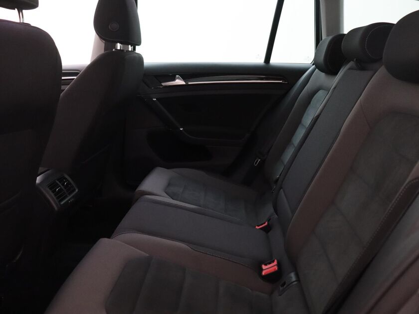 Volkswagen Golf Variant 1.5 TSI Highline | 130 PK | Cruise Control | Navigatie | Panoramadak | DAB |