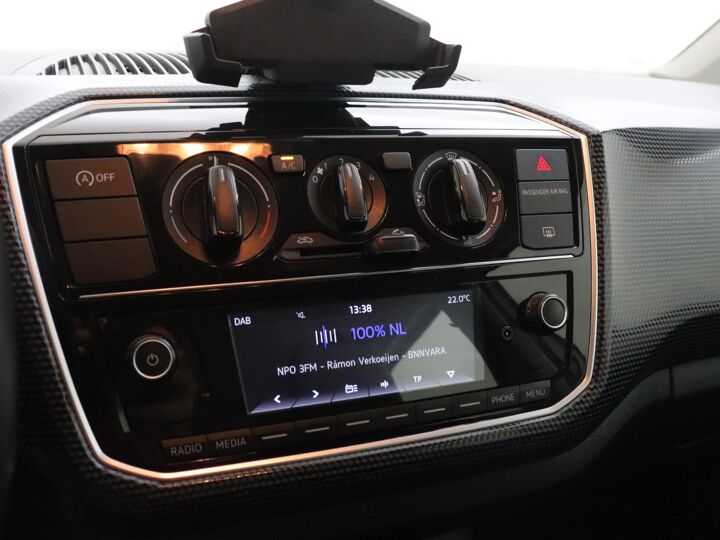 Volkswagen Up! 1.0 60 PK  BMT move up! PDC achteren, MF-stuurwiel, Licht- en regensensor, Achteruitrijcamera