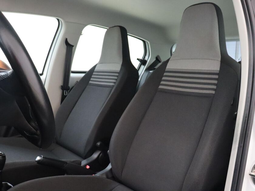Volkswagen Up! 1.0 60 PK  BMT move up! PDC achteren, MF-stuurwiel, Licht- en regensensor, Achteruitrijcamera