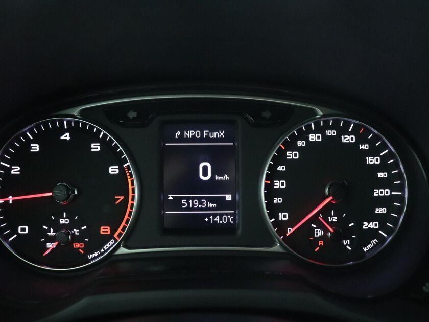 Audi A1 Sportback 1.0 TFSI Sport S line Edition S-line in- en exterieur, ECC, PDC voor en achter, Spiegels elektrisch inklapbaar.